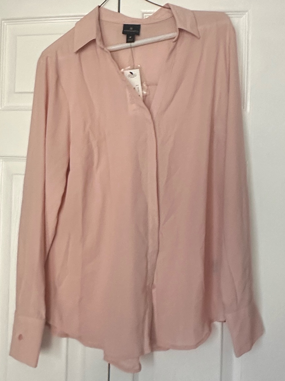 Worthington Size M  Blush Pink Long-Sleeve Button-Front Blouse